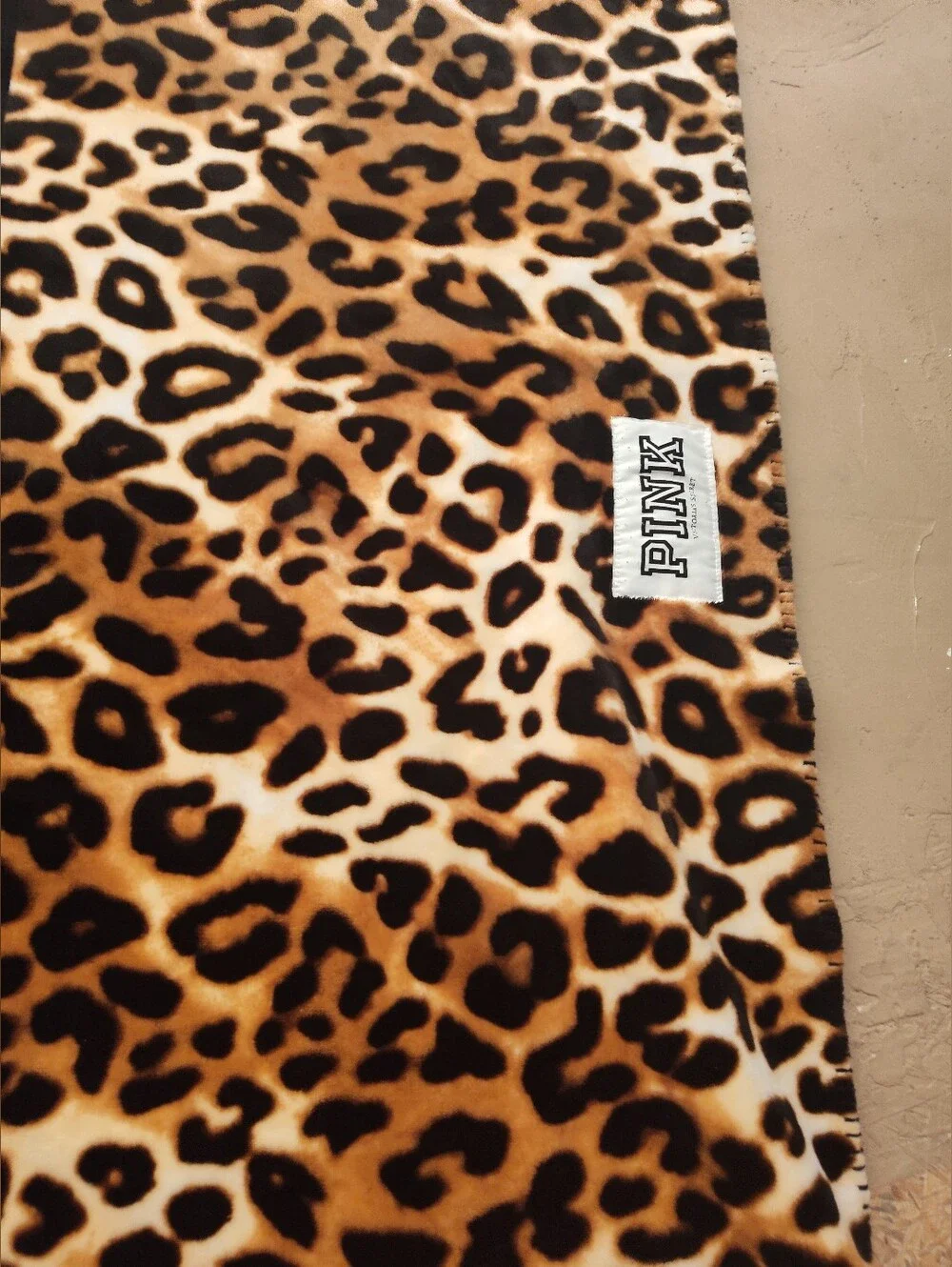 VICTORIA'S SECRET SOFT COZY COMFY WARM SHERPA PLUSH CHEETAH THROW BLANKET 50X60